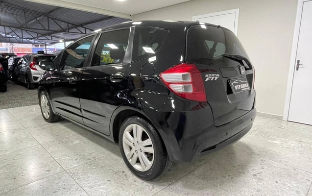 imagem-https://www.socarrao.com.br/sc-vehicle-images-prod/1212491/1789224979981-09ac8edfce1140c39e64eb3f165d6598_1777918102926.jpeg