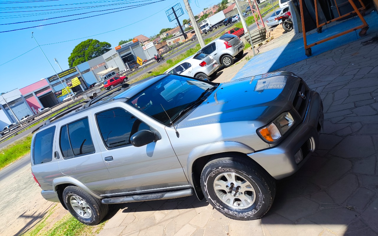 Nissan Pathfinder SE Luxo 3.3 V6 12V na cor Prata no Esteio / RS - 1214007