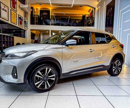 Nissan KICKS 2023 Prata — foto 1 de 3