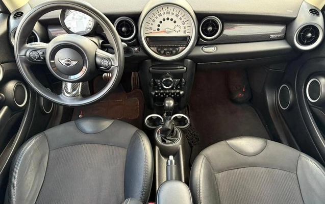 imagem-https://www.socarrao.com.br/sc-vehicle-images-prod/1217445/1788531819284-8052534_6_B_26692fe913.jpeg
