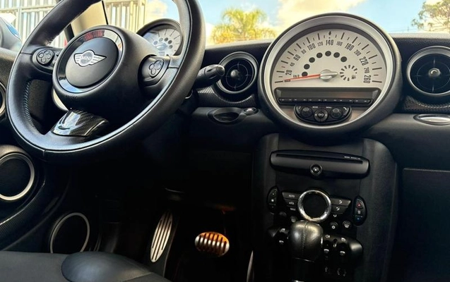 imagem-https://www.socarrao.com.br/sc-vehicle-images-prod/1217445/1788531819285-8052534_3_B_e216dca246.jpeg