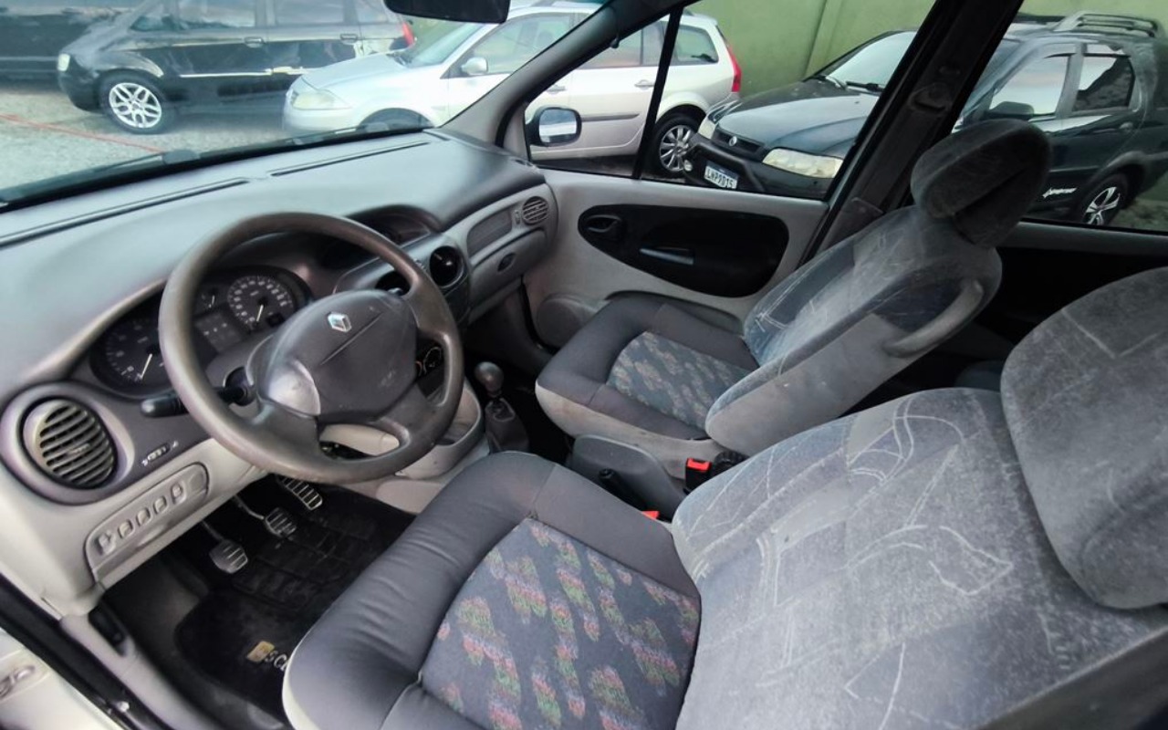 imagem-https://www.socarrao.com.br/sc-vehicle-images-prod/1219229/1780693405589-SU1HXzIwMjYwNjAyXzE3MjgzMCAoQ29weSkuanBn.jpg