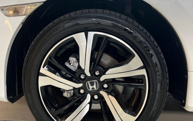 imagem-https://www.socarrao.com.br/sc-vehicle-images-prod/1220370/1789152529046-ktPpA6ZCyPUE7fmHEfjzMXN1MgEwaoTK.jpg