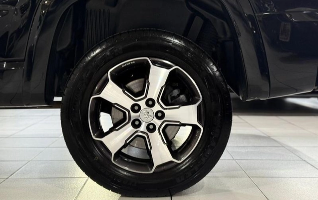 imagem-https://www.socarrao.com.br/sc-vehicle-images-prod/1221324/1781041129614-8042504_12_B_3000559df9.jpeg
