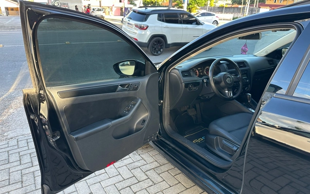 imagem-https://www.socarrao.com.br/sc-vehicle-images-prod/1239086/1788543966589-891ed0fa-f3dd-4e07-bb57-bd3acbf21697.jpeg