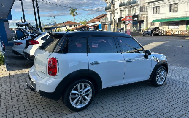 imagem-https://www.socarrao.com.br/sc-vehicle-images-prod/1239088/1787156257439-59c2255e-1dc4-48d9-8c30-a9c87ecf8935.jpeg