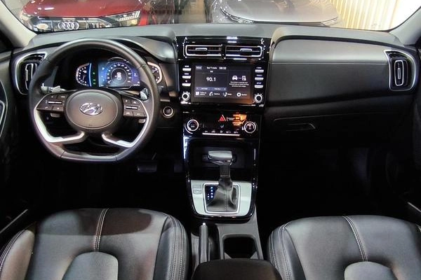 imagem-https://www.socarrao.com.br/sc-vehicle-images-prod/1239243/1784813576239-8062511_11_B_e9aa8775a9.jpeg