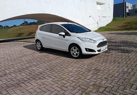 Ford Fiesta 1.6 16V Flex Mec. 5p 2015 Branco — foto 1 de 3