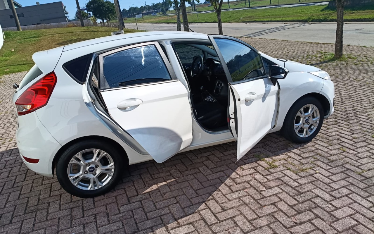 imagem-https://www.socarrao.com.br/sc-vehicle-images-prod/1239274/1778156958385-V2hhdHNBcHAgSW1hZ2UgMjAyNi0wNS0wNyBhdCAwOS4yNi4yOSAoMSkuanBlZw.jpeg