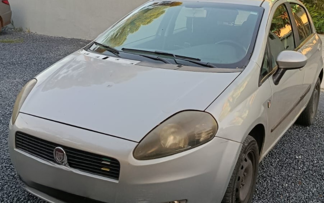 Fiat Punto 2012 Prata — foto 1 de 3