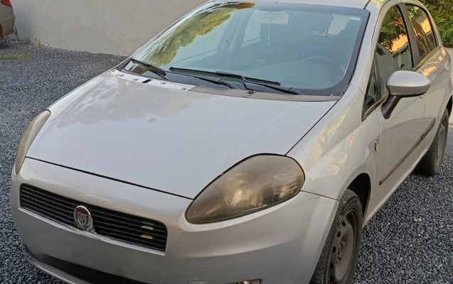 imagem-https://www.socarrao.com.br/sc-vehicle-images-prod/1239349/1778257312380-NWRhOTdjN2ItNDIyYS00MWQyLWFjMmUtZTdjMDA3ZmYwOGM0IENPUElBLmpwZw.jpg
