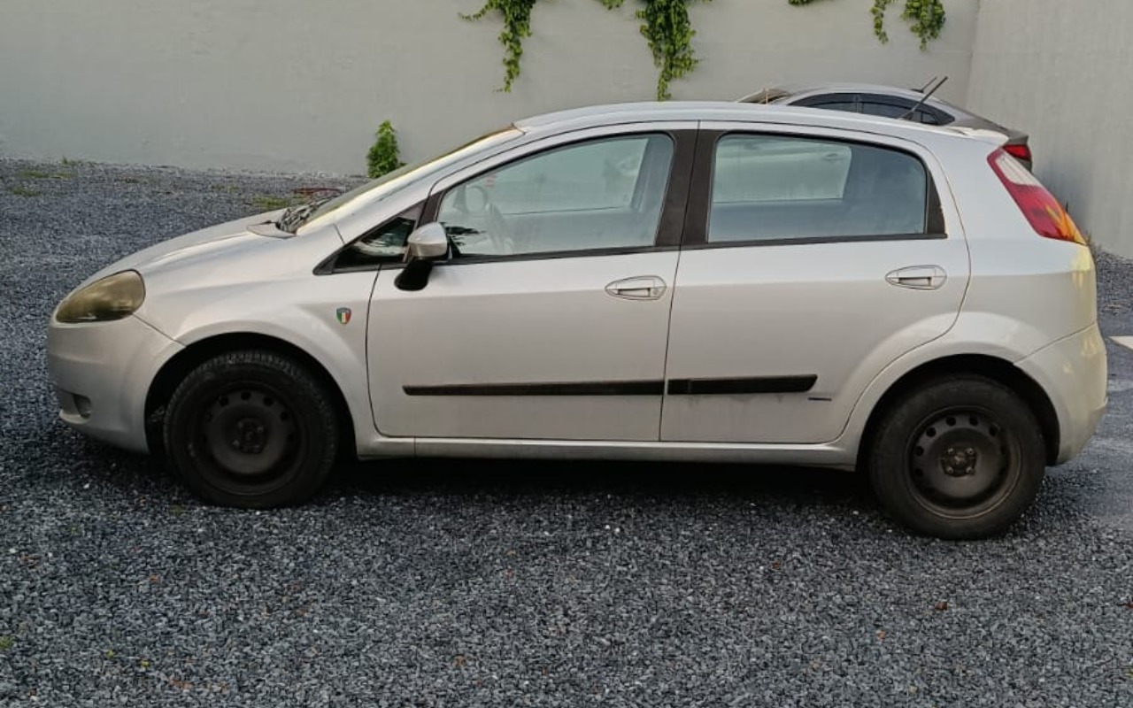 imagem-https://www.socarrao.com.br/sc-vehicle-images-prod/1239349/1778257314216-YjNkOTZhMWQtZGExNy00NTFiLWE4MTktNTRkMDlhMDEyNjcxLmpwZw.jpg