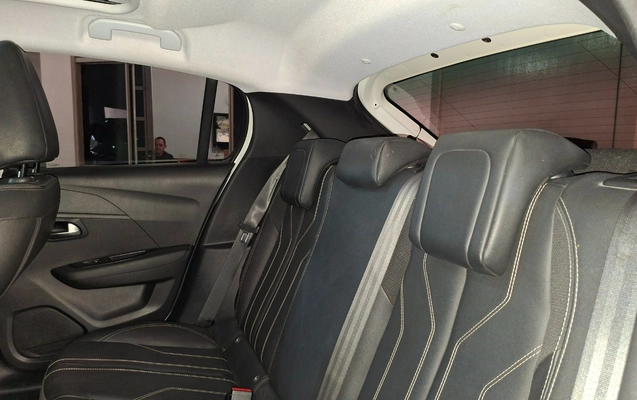 imagem-https://www.socarrao.com.br/sc-vehicle-images-prod/1239375/1778198527179-OS5qcGc.jpg