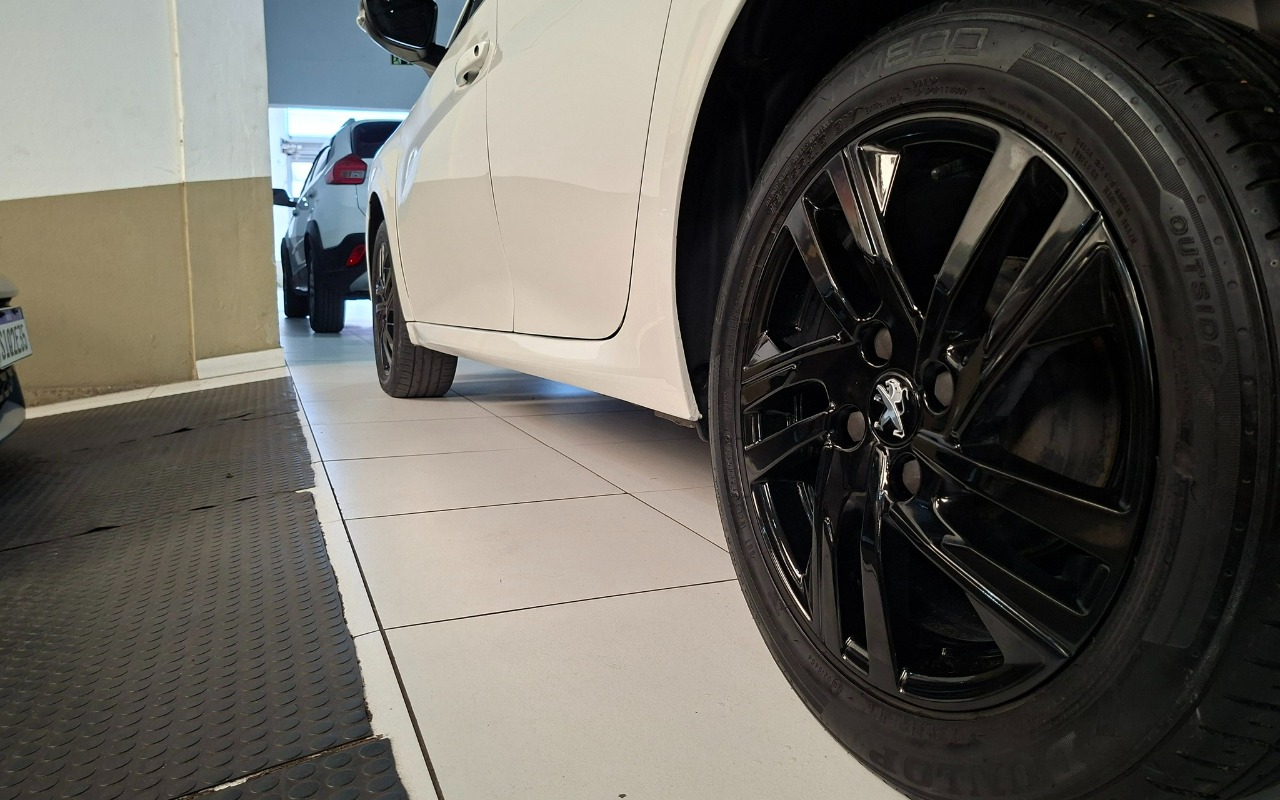 imagem-https://www.socarrao.com.br/sc-vehicle-images-prod/1239375/1778198527733-MTcuanBn.jpg