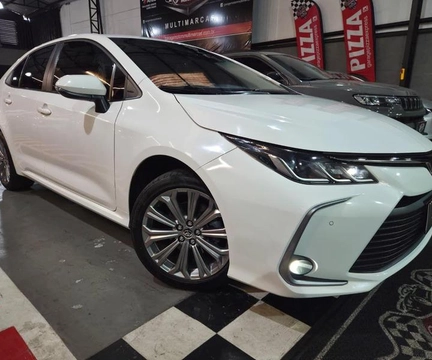 Toyota Corolla 2023 Branco — foto 1 de 3