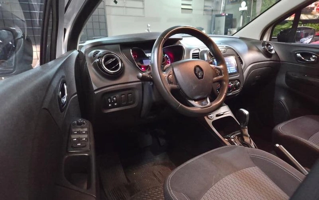 imagem-https://www.socarrao.com.br/sc-vehicle-images-prod/1244049/1778166988041-7739915_5_B_b78718e546.jpeg