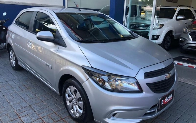imagem-https://www.socarrao.com.br/sc-vehicle-images-prod/1245889/1778263153083-8065145_6_B_da610359a8.jpeg