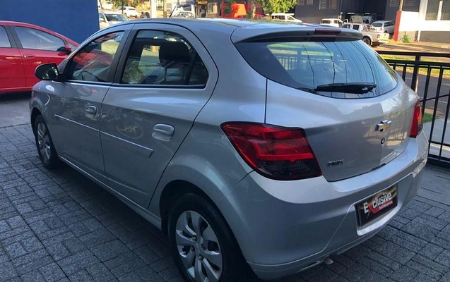 imagem-https://www.socarrao.com.br/sc-vehicle-images-prod/1245889/1778263153086-8065145_6_B_f3b011f1f7.jpeg