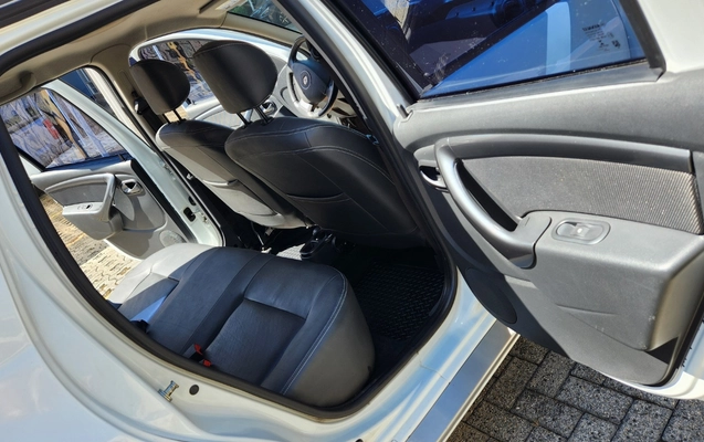 imagem-https://www.socarrao.com.br/sc-vehicle-images-prod/1248764/1778178702934-MjAyNjA0MjVfMTIwNTA4LmpwZw.jpg