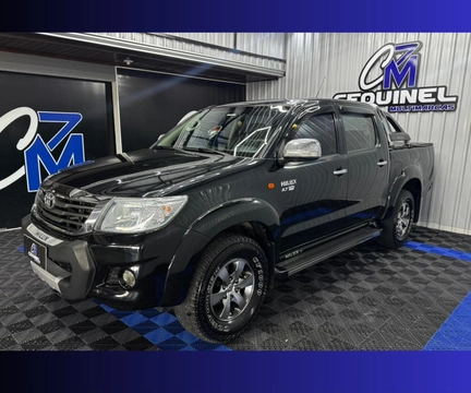 Toyota Hilux 2012 Preto — foto 1 de 3