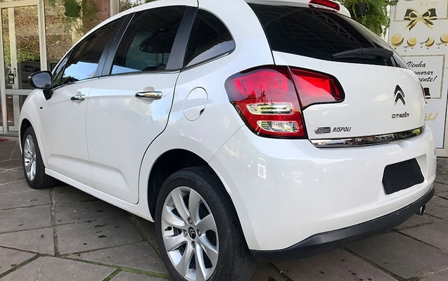 imagem-https://www.socarrao.com.br/sc-vehicle-images-prod/1250637/1778178716192-z9TaVWvzNJcn42dY15TFYG0lXOOMo5yJ.jpg