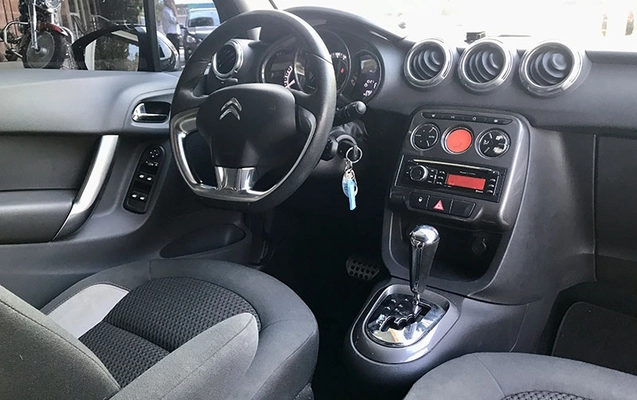 imagem-https://www.socarrao.com.br/sc-vehicle-images-prod/1250637/1778178716202-jwuMjuK1JBEdOq8jgtsZAgcO3gqxiov1.jpg