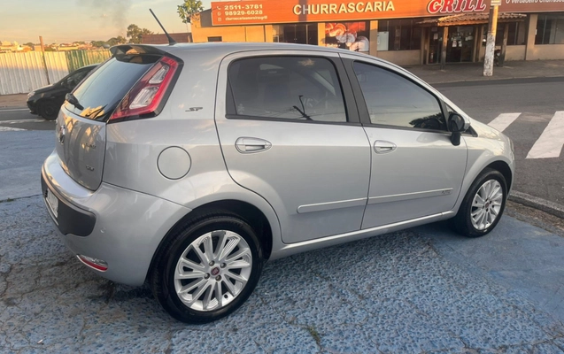 imagem-https://www.socarrao.com.br/sc-vehicle-images-prod/1250905/1789154855295-ded93b80-7d57-4699-877f-2efb47d25e16.jpg