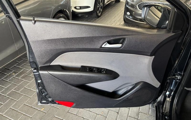 imagem-https://www.socarrao.com.br/sc-vehicle-images-prod/1250918/1788983317739-8064805_1_B_8c7d7ef91f.jpeg