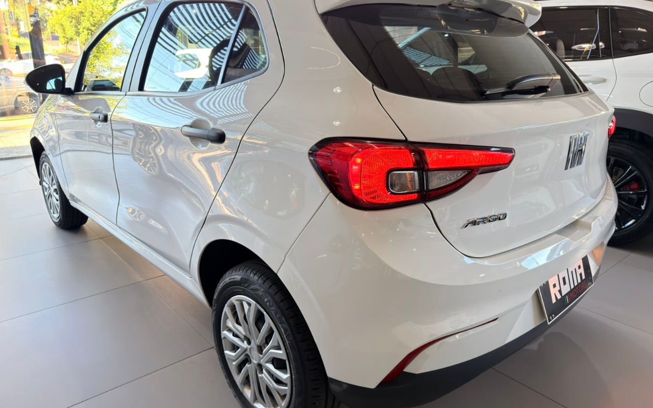imagem-https://www.socarrao.com.br/sc-vehicle-images-prod/1251854/1778180714160-MDU5ZDdhNmYtOWQyNi00M2E1LThkMTktZTY3MjAxN2E2MWU5LmpwZWc.jpeg