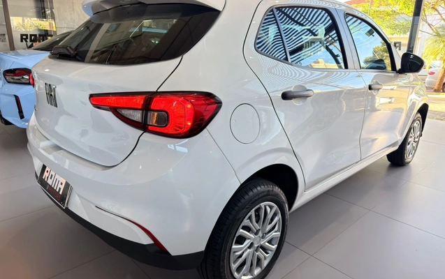 imagem-https://www.socarrao.com.br/sc-vehicle-images-prod/1251854/1778180714272-OTJhZWI0N2EtMzc3OC00NGRmLWFhMzktOTYwYTc1YTY5ZWJiLmpwZWc.jpeg