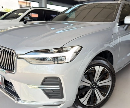 Volvo XC60 2023 Prata — foto 1 de 3