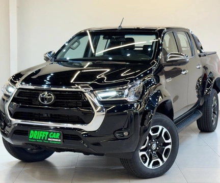Toyota Hilux 2024 Preto — foto 1 de 3