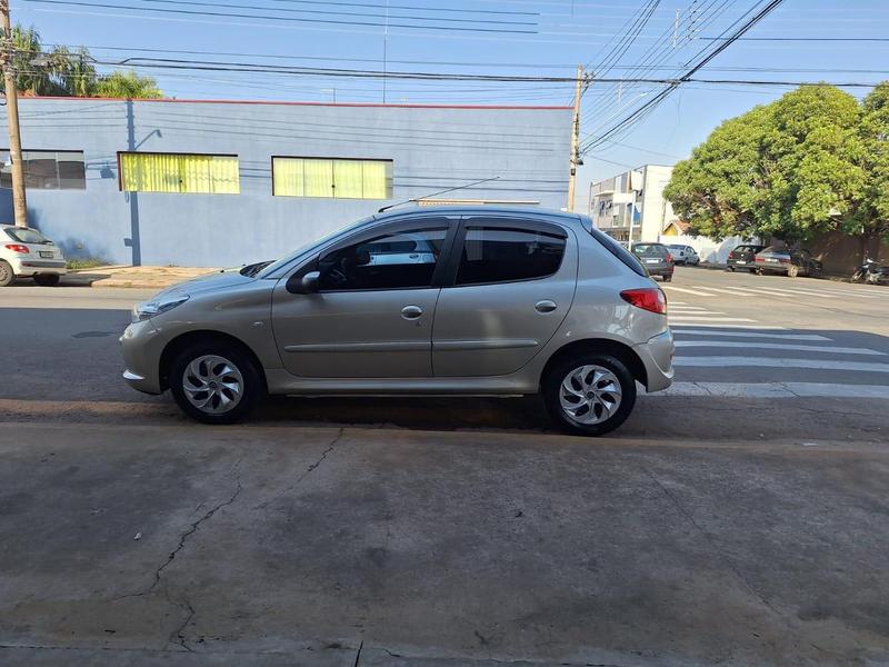 imagem-https://www.socarrao.com.br/sc-vehicle-images-prod/12593/1769987945594-6106912OR_1723813172_68_150.jpg