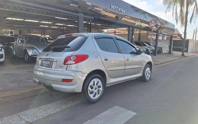 imagem-https://www.socarrao.com.br/sc-vehicle-images-prod/12593/1769987945595-6106912OR_1723813172_1_270.jpg