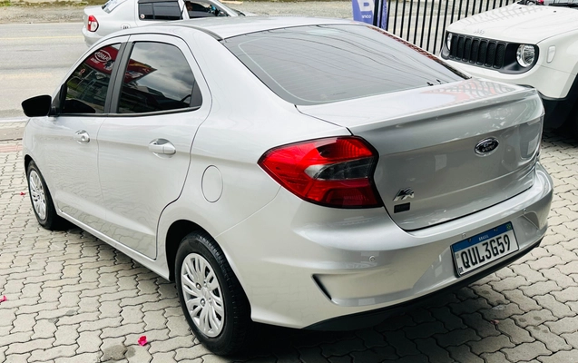 imagem-https://www.socarrao.com.br/sc-vehicle-images-prod/12687/1789507283048-003_b25fdb5dfaabfd28f56d562195725744.jpeg