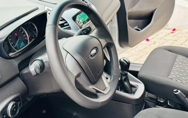 imagem-https://www.socarrao.com.br/sc-vehicle-images-prod/12687/1789507283049-003_3d5f472e126b15a0471566b4d3adec86.jpeg