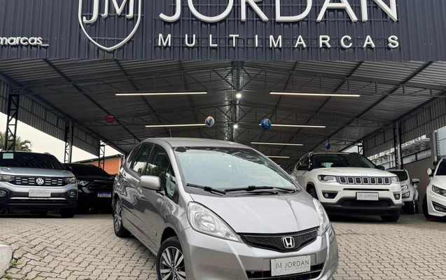 imagem-https://www.socarrao.com.br/sc-vehicle-images-prod/12699/1789506280289-003_b4df7064be9b600cabe4d5151e3cf124.jpeg