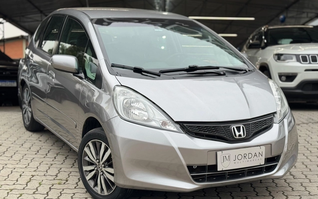 imagem-https://www.socarrao.com.br/sc-vehicle-images-prod/12699/1789506280292-003_03d31b784029052f1ad788bf0a307c1d.jpeg