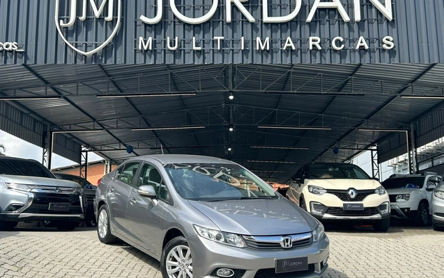 imagem-https://www.socarrao.com.br/sc-vehicle-images-prod/12702/1789505332347-003_40e9c0c2ece732f7b70879e44717f02f.jpeg