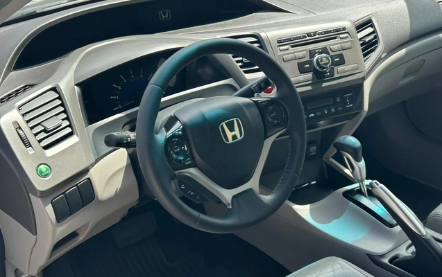 imagem-https://www.socarrao.com.br/sc-vehicle-images-prod/12702/1789505332361-003_f55eebdad1c8db3fc40f68932d89b842.jpeg