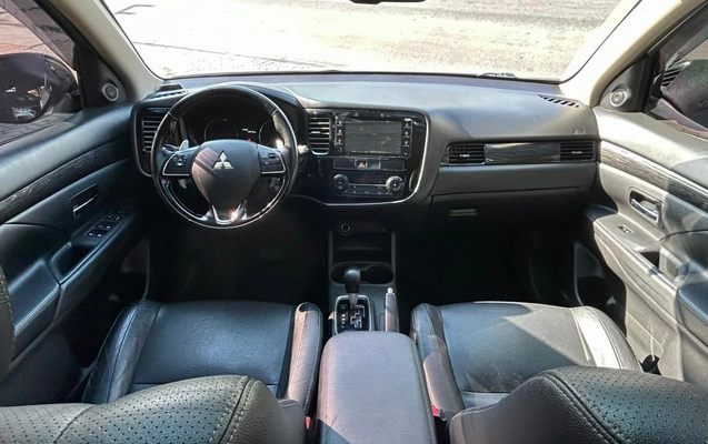 imagem-https://www.socarrao.com.br/sc-vehicle-images-prod/12717/1789507449403-003_86fac420d5465171ec51f70942ed3b02.jpeg