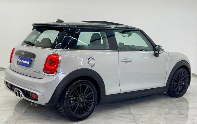 imagem-https://www.socarrao.com.br/sc-vehicle-images-prod/1279951/1784376948219-8068243_0_B_5bd4e93bff.jpeg