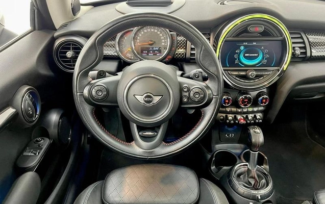 imagem-https://www.socarrao.com.br/sc-vehicle-images-prod/1279951/1784376948220-8068243_1_B_d49e42114c.jpeg