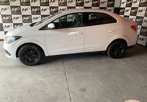 Chevrolet Prisma 2015 Branco — foto 1 de 3