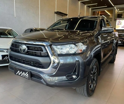 Toyota Hilux 2021 Cinza — foto 1 de 3