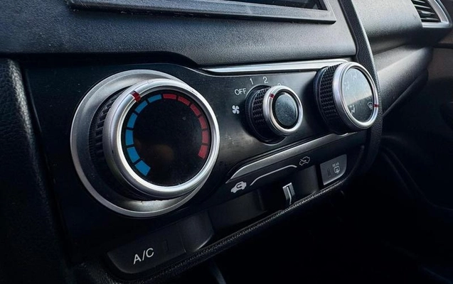 imagem-https://www.socarrao.com.br/sc-vehicle-images-prod/1283292/1786026812387-8060895_6_B_50fe7be832.jpeg