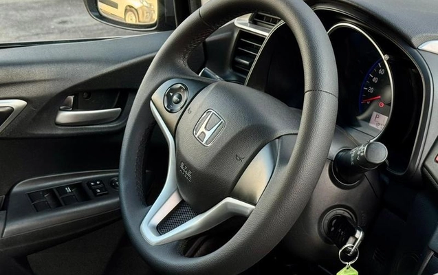 imagem-https://www.socarrao.com.br/sc-vehicle-images-prod/1283292/1786026812387-8060895_6_B_ca83532b3d.jpeg