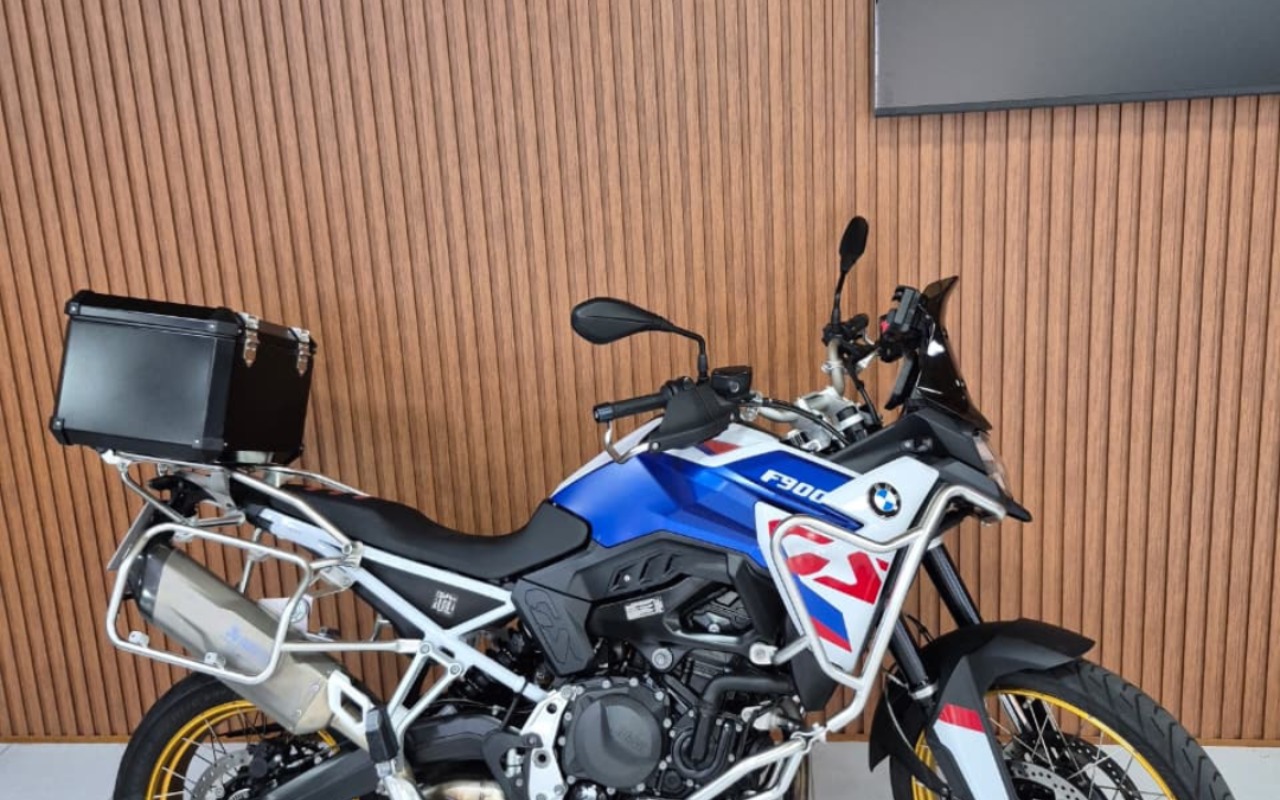 BMW F 900 GS Trophy  na cor Branco em Florianópolis / SC - 1287049