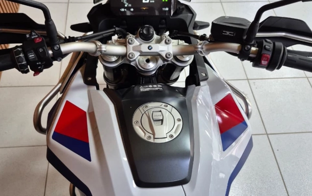imagem-https://www.socarrao.com.br/sc-vehicle-images-prod/1287049/1778259984684-QyAzLnBuZw.png