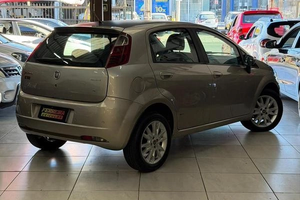 imagem-https://www.socarrao.com.br/sc-vehicle-images-prod/1287978/1788264344908-8069678_0_B_f1c86555b5.jpeg